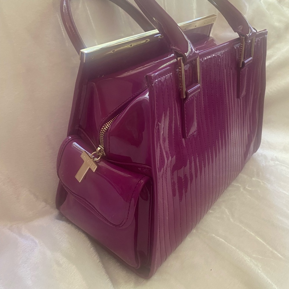 *Ted Baker - Fuchsia / Purple Pink , large Handbag - vinyl patent, zip top